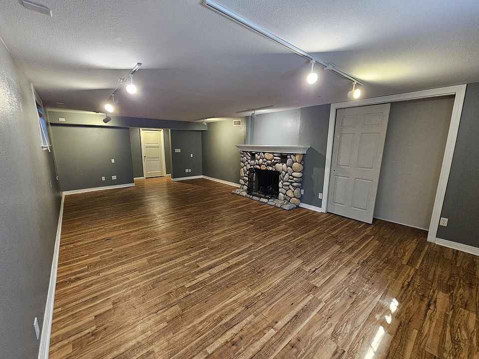 1st image of 335 W Eisenhower Blvd #3