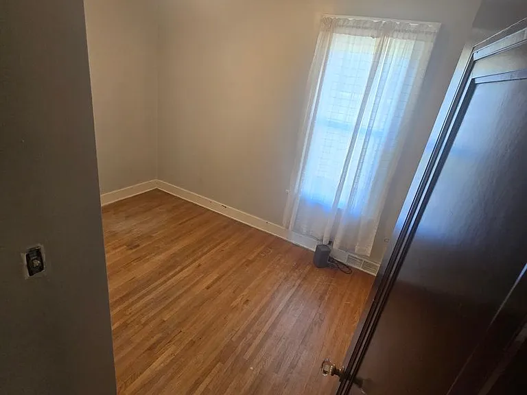 2206 W Norfolk Ave — Photo 3