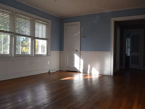 605 Ward St, Graham, NC 27253