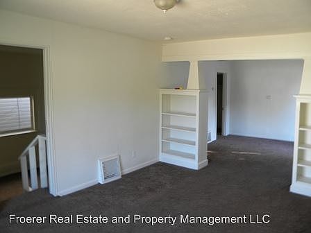 2nd image of 549 Cook St