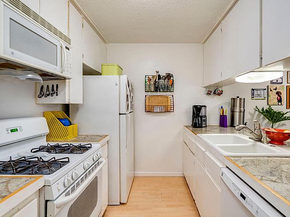 4th image of 1607 Valleyridge Dr #A