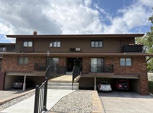 3915 S 84th St APT 5, Greenfield, WI 53228