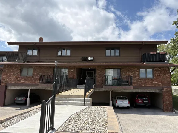 3915 South 84th STREET #5, Greenfield, WI 53228