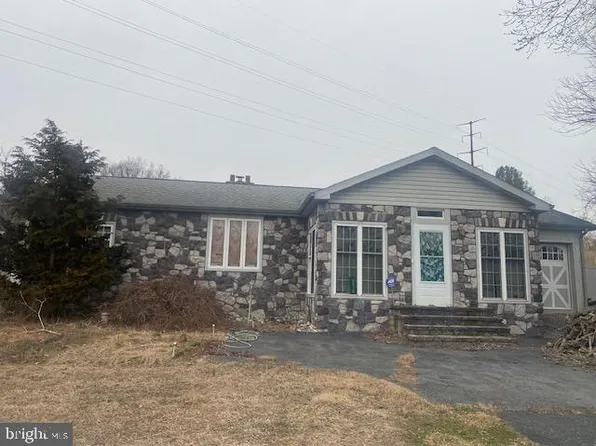 6810 Spring Rd, Shermans Dale, PA 17090