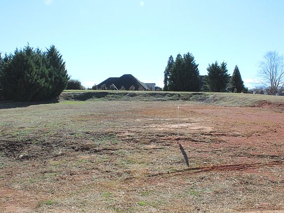 2nd image of Windsor Cir Lot 27