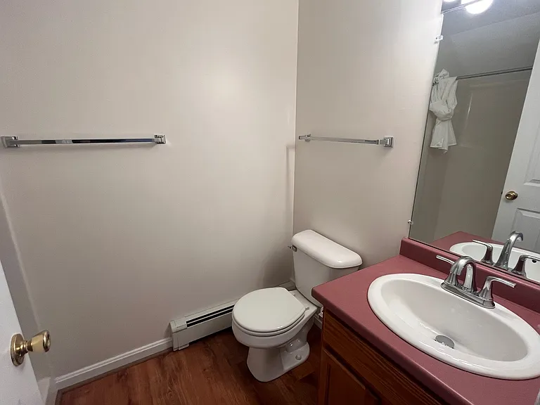 1 Sycamore Dr — Photo 9