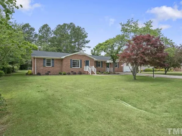 103 Parks Dr, Pikeville, NC 27863