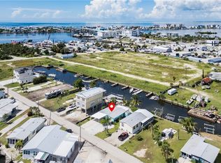 847 Oak St, Fort Myers Beach, FL 33931