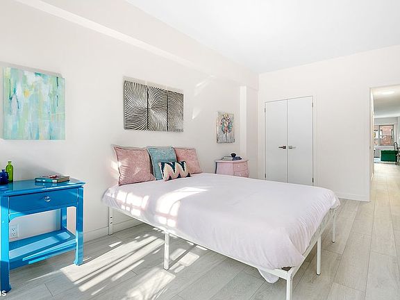 5th image of 520 E 72nd St APT 11A