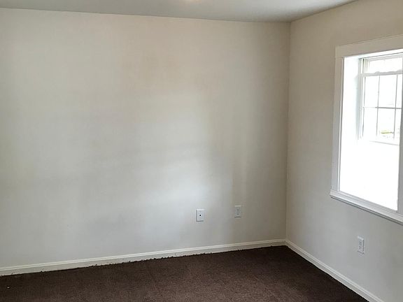 3rd image of 1207 Dixon St