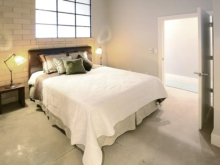 Laclede Lofts — Photo 10