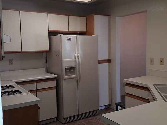 5th image of 41620 Maroon Town Dr APT 3