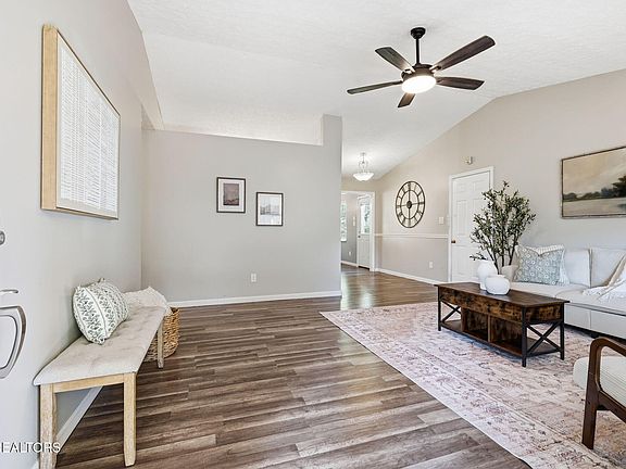 3rd image of 3313 Wexgate Rd