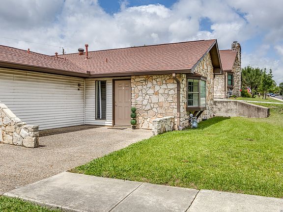 2nd image of 603 OAK PARK DR #603