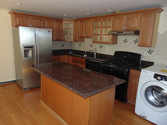 5th image of 32 Maiden Ln