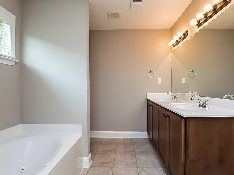1367 Arbor Lake Dr — Photo 11