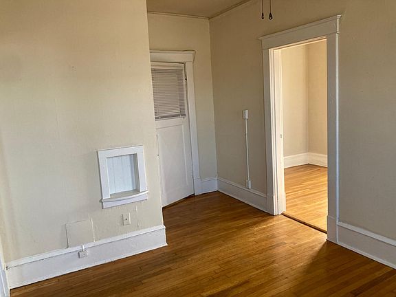 5th image of 2806 W Cary St APT 10