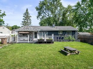 609 E Columbia Ave, Pontiac, MI 48340