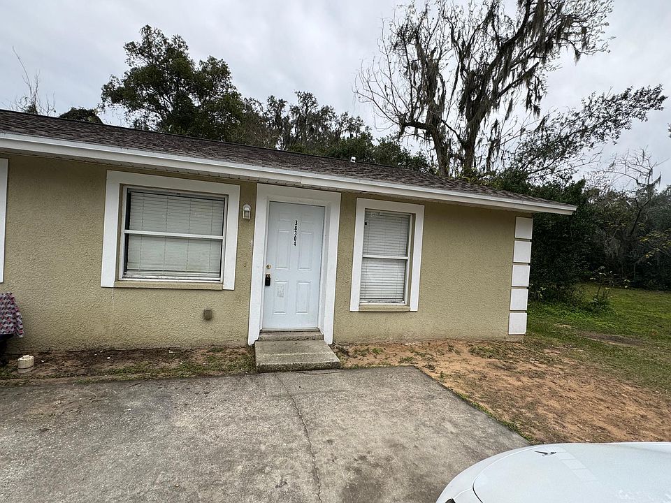 1st image of 38304 Hampton Ave