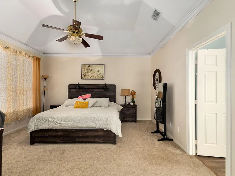 1907 Emerald Ct — Photo 12