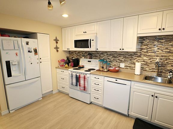 5th image of 48 Alderwood Cres #Basement