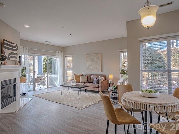 5th image of 1125 Torrence Cir