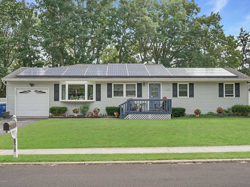 1st image of 821 Neville St