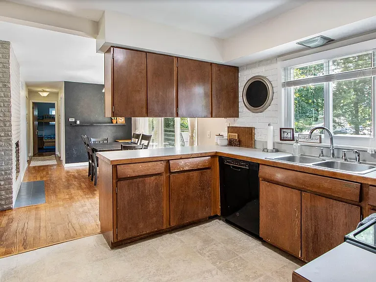 2909 Crestview Ave — Photo 10