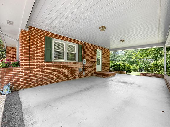 2nd image of 1904 Truman Dr