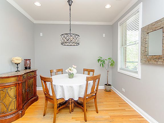 5th image of 1814 W Belmont Ave #1