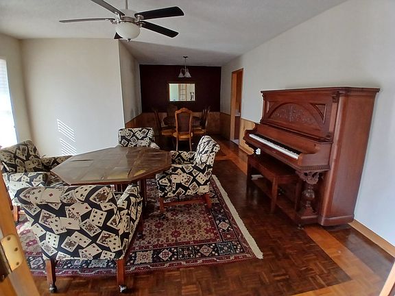 3rd image of 2735 S Pickard Ave