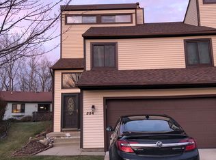 554 Oakbrook Cir, Flushing, MI 48433