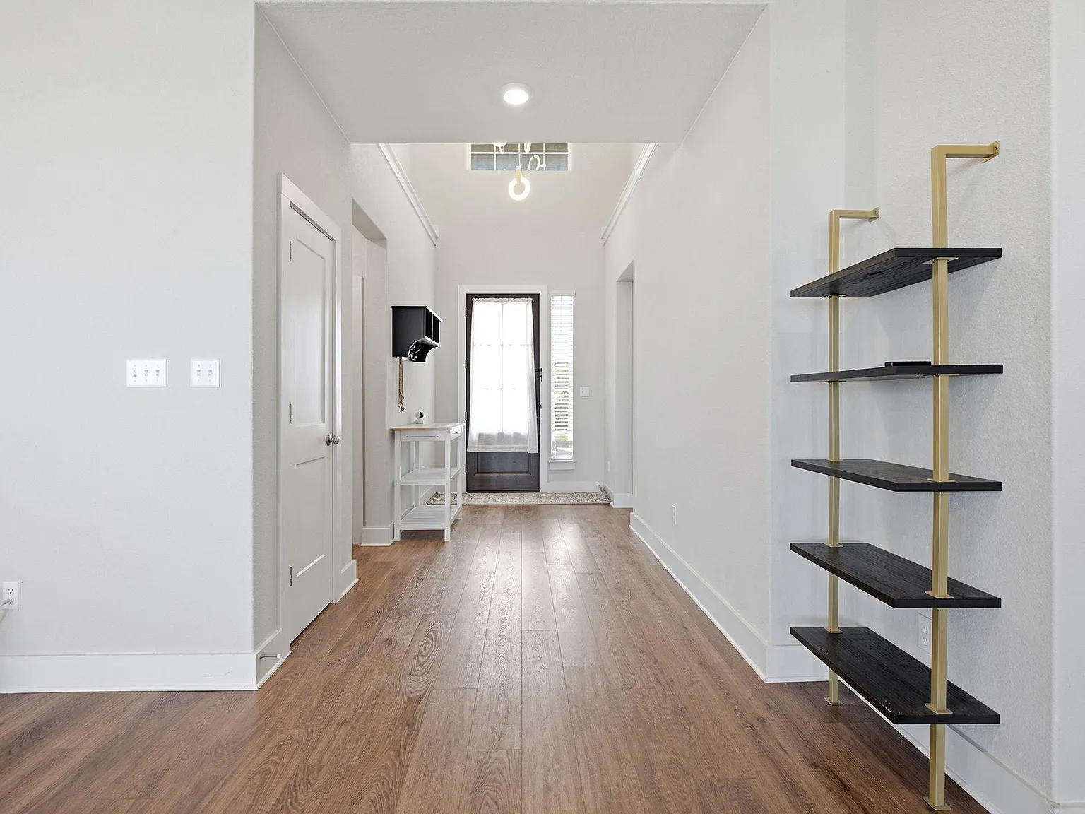 4 bed, 3.0 bath, 2651 sqft, $3,000 — Photo 4