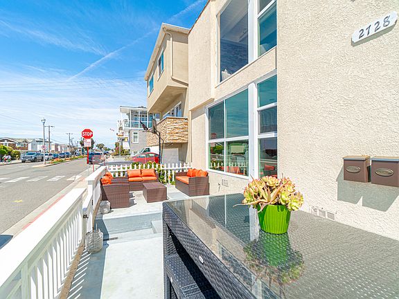 5th image of 2730 Hermosa Ave