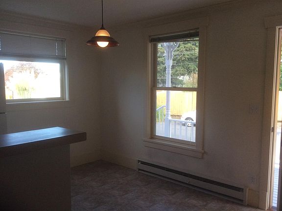 4th image of 573 Antonson Ln NE #1
