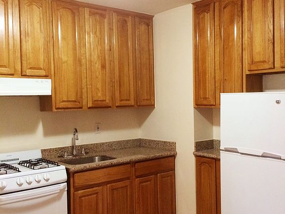 5th image of 19 Hamilton Ter APT 5D