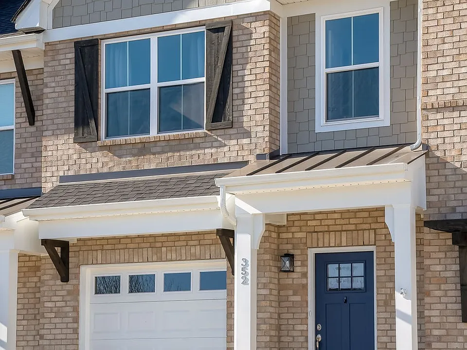 352 Banbury Dr