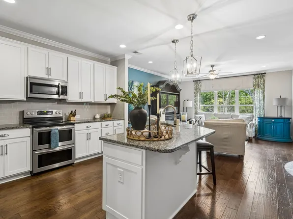 1010 Callaway Dr, Lebanon, TN 37087