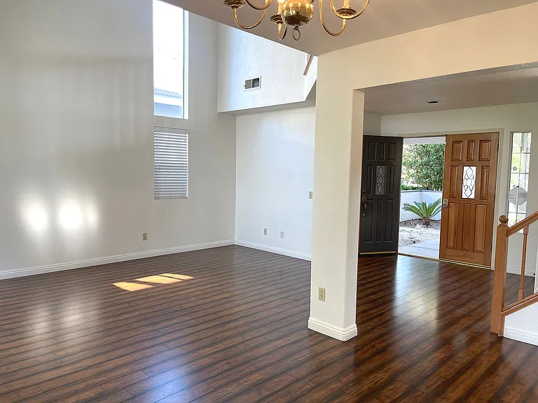 2985 Amber Dr — Photo 10