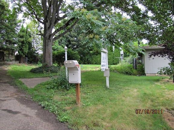 3rd image of 2417 Markle Ave
