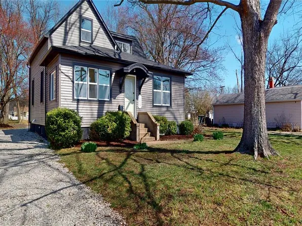 1035 W Main St, Mascoutah, IL 62258