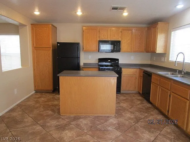 7168 Neches Ave — Photo 6