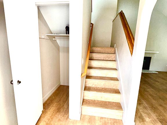 5th image of 821 Lochwood Pl