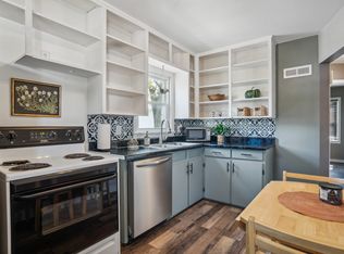 1060 17th St NE, Cedar Rapids, IA 52402