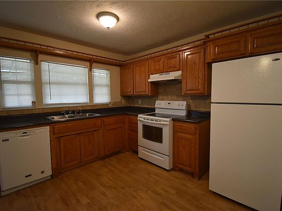 2nd image of 3110 S Holiday Dr