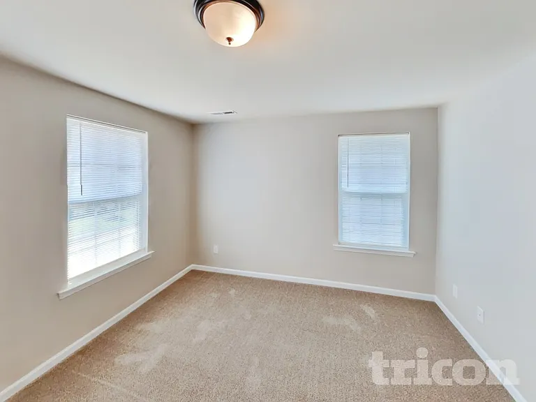 4676 Midstream Crossing Dr — Photo 17