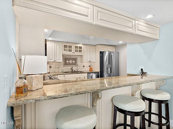 4th image of 3855 S Atlantic Ave APT 1404