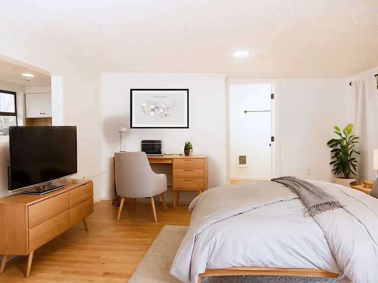8005 SW Barbur Blvd — Photo 5