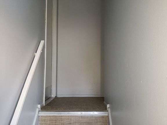 3rd image of 14840 Hoyne Ave #2