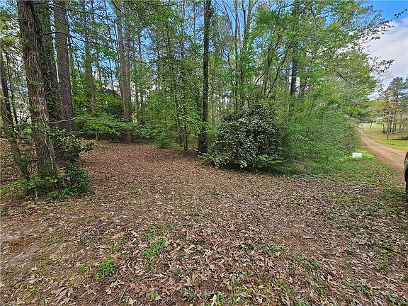 3rd image of Glenn Dr